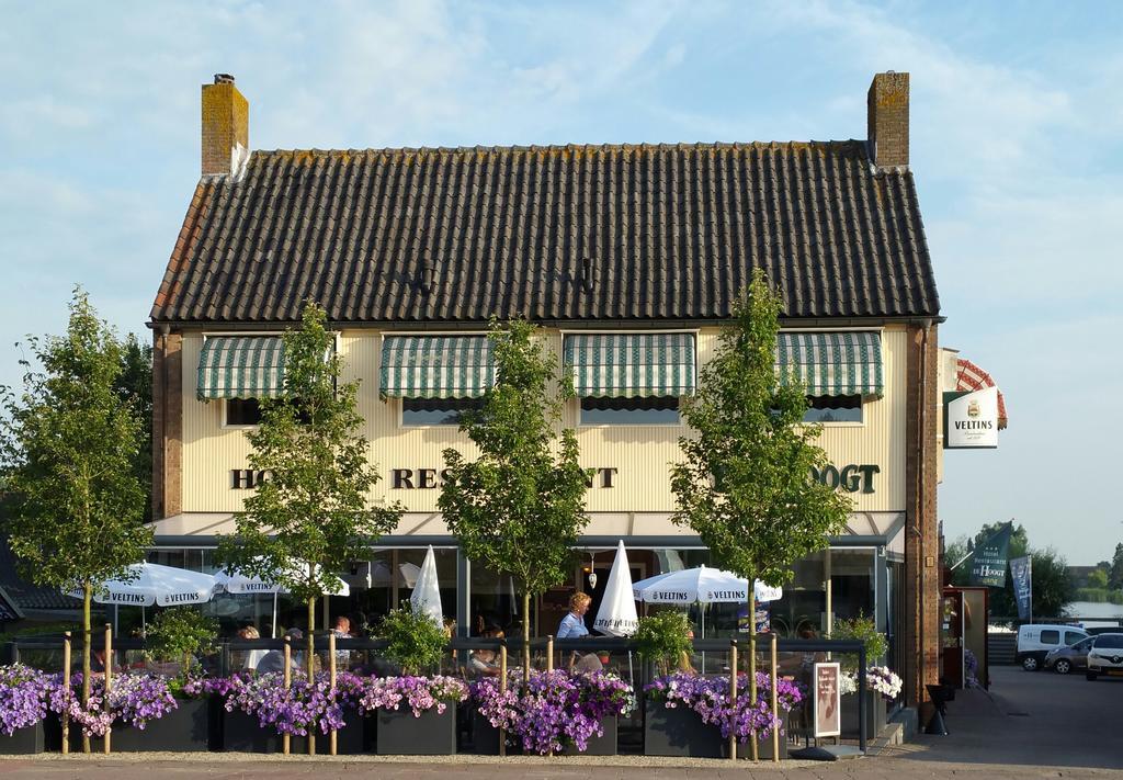 Hotel Restaurant De Hoogt Maasdam Bagian luar foto