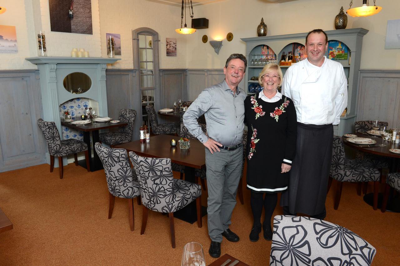 Hotel Restaurant De Hoogt Maasdam Bagian luar foto