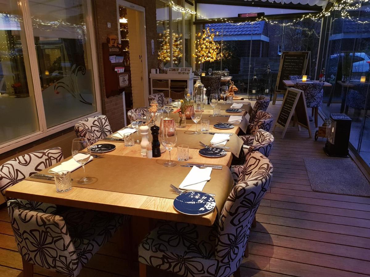 Hotel Restaurant De Hoogt Maasdam Bagian luar foto